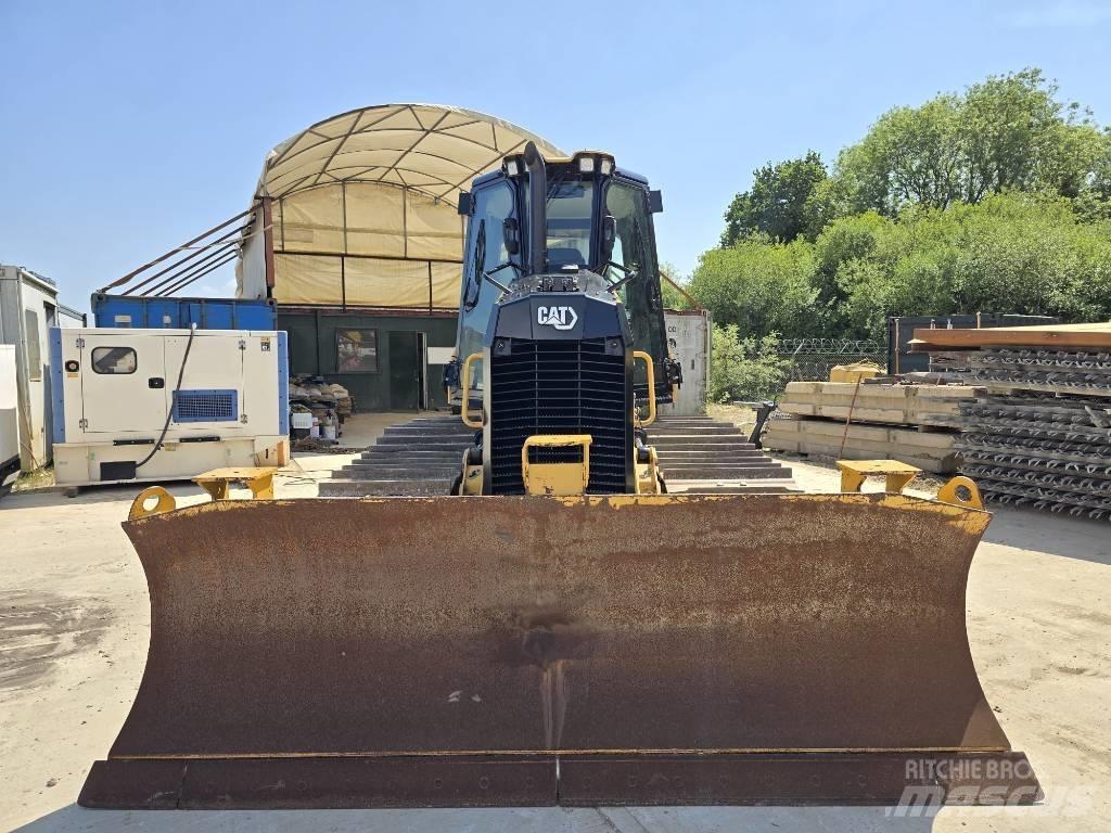 CAT D 3 LGP Crawler dozers