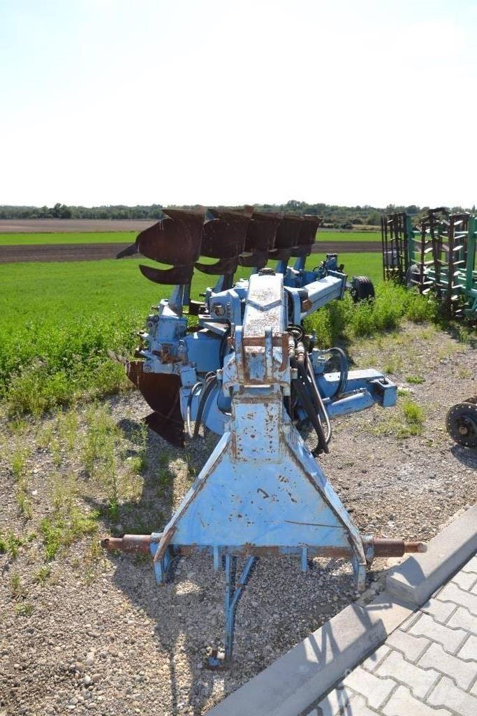 Rabe Wendepflug Reversible ploughs