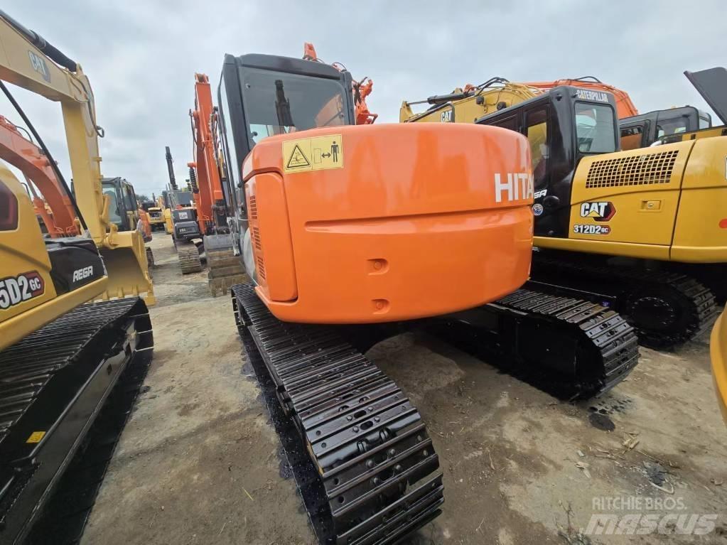Hitachi ZX 135 US Crawler Excavators
