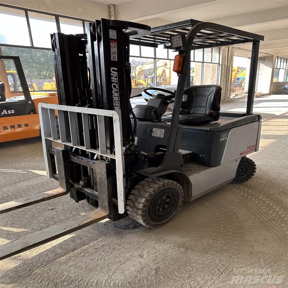 TCM FB25-7 Electric Forklifts