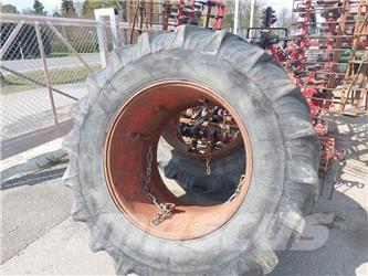 Taurus 520/70-34 Tires, wheels and rims