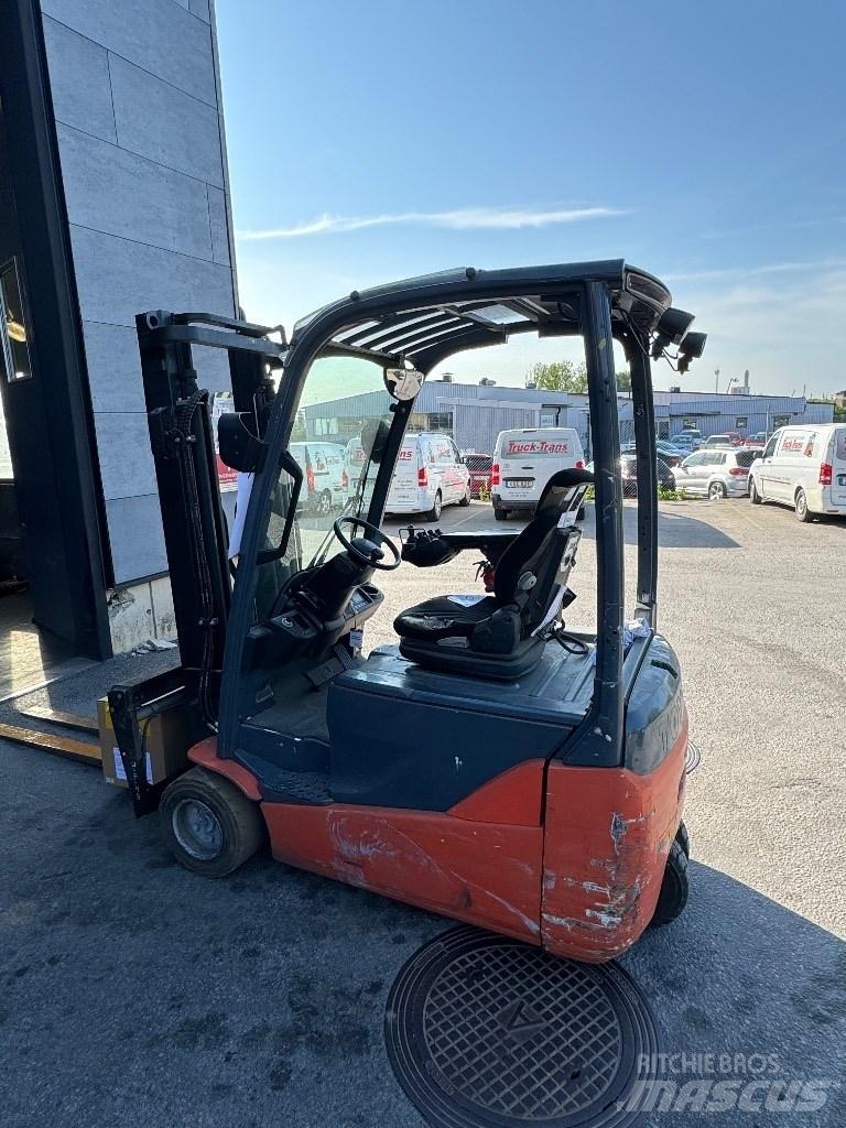 Toyota 8FBE20T Electric Forklifts