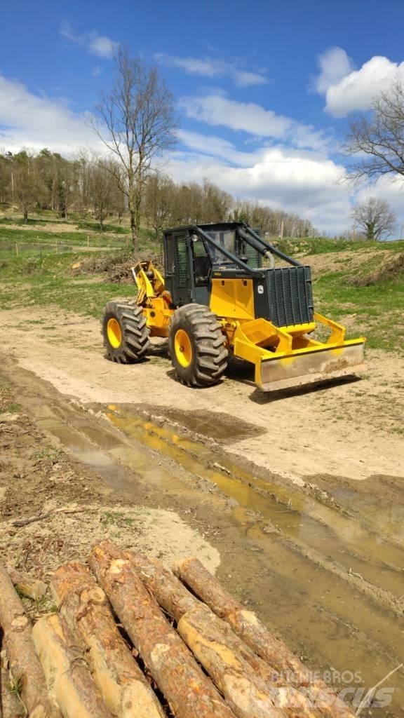 John Deere 640 Skidders