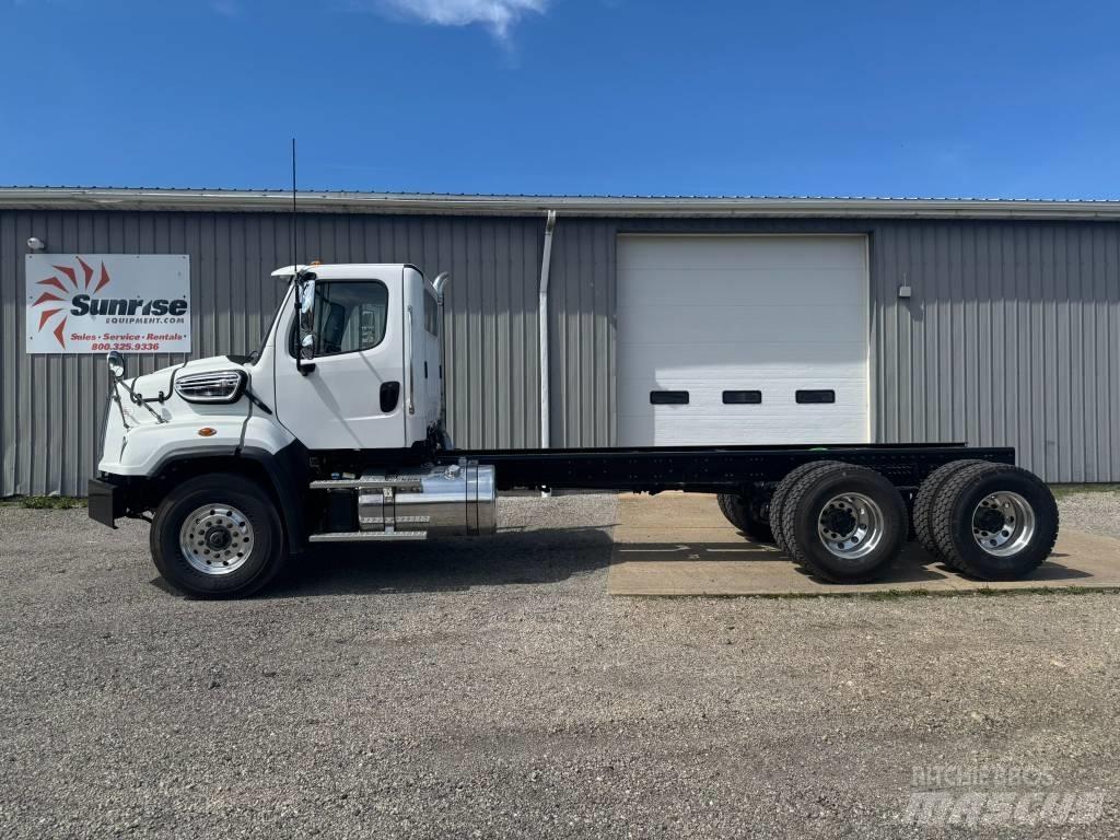 Freightliner 114 SD Cab & Chassis Trucks