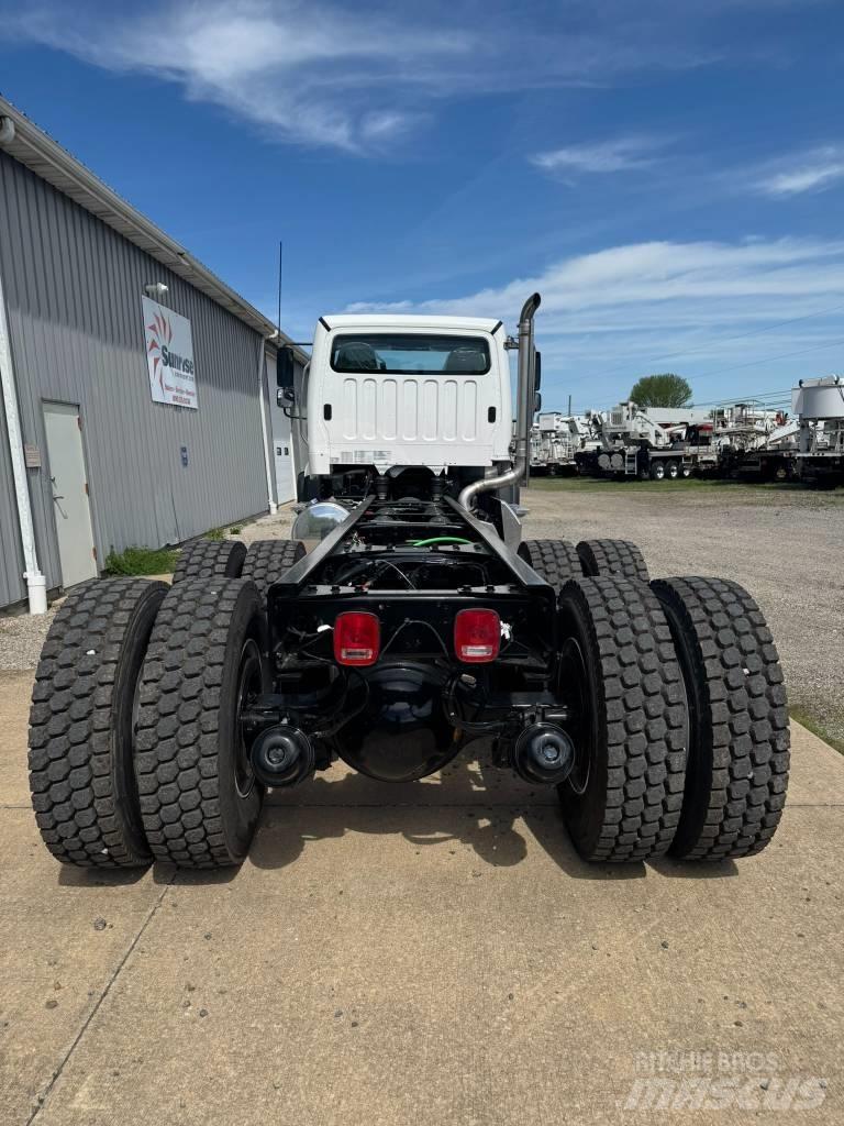Freightliner 114 SD Cab & Chassis Trucks