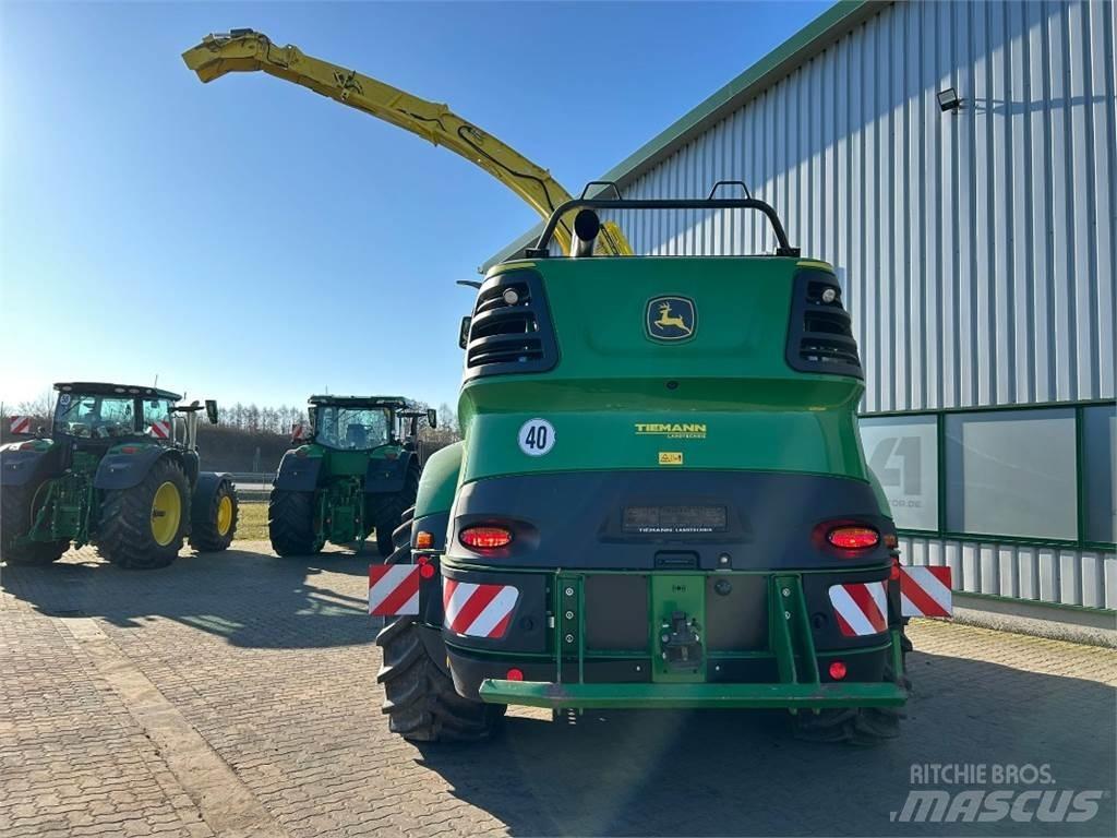 John Deere 8400i Forage Harvester