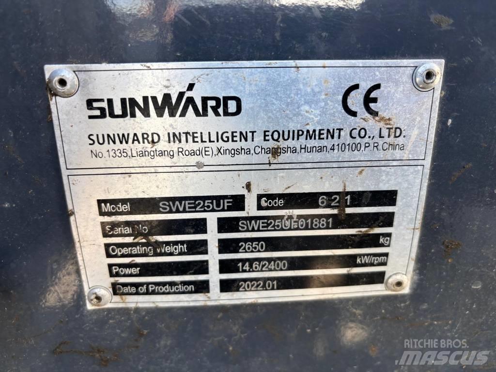 Sunward SWE 25 UF Mini cranes