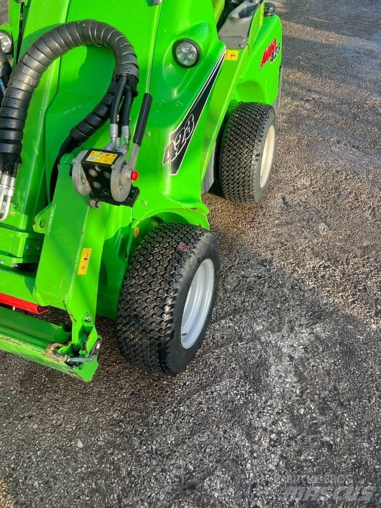 Avant 523 Mini Loader