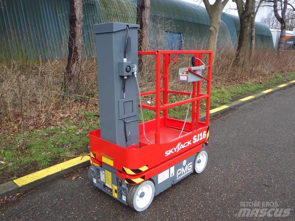 SkyJack SJ16 Vertical mast lifts