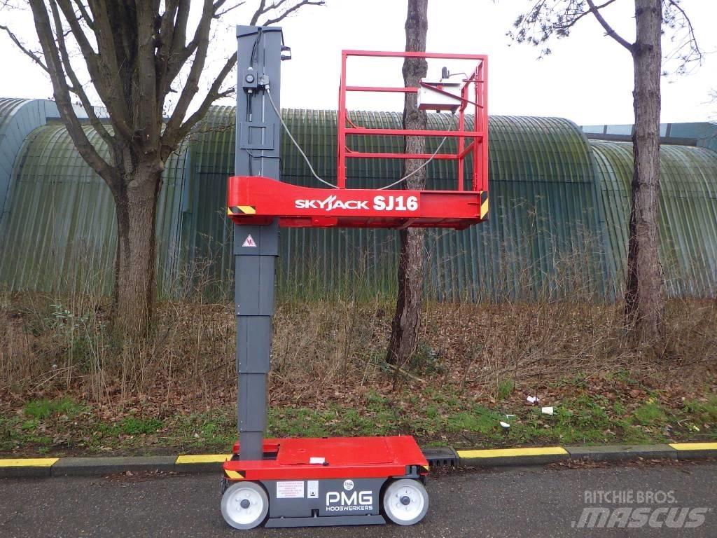 SkyJack SJ16 Vertical mast lifts