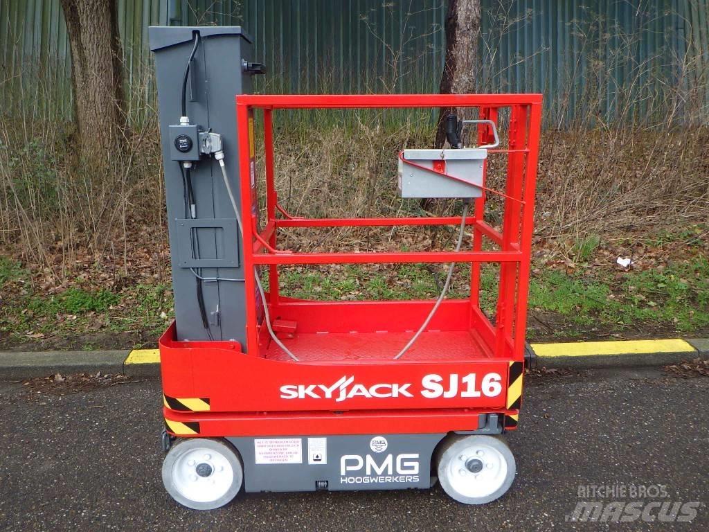 SkyJack SJ16 Vertical mast lifts