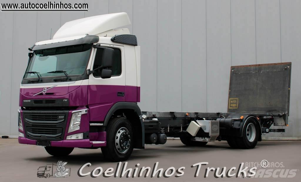 Volvo FM 330 Cab & Chassis Trucks