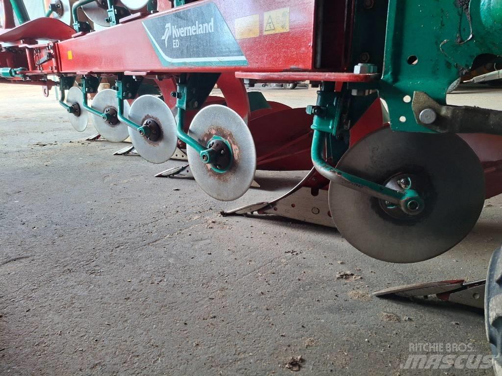Kverneland ED85 Reversible ploughs