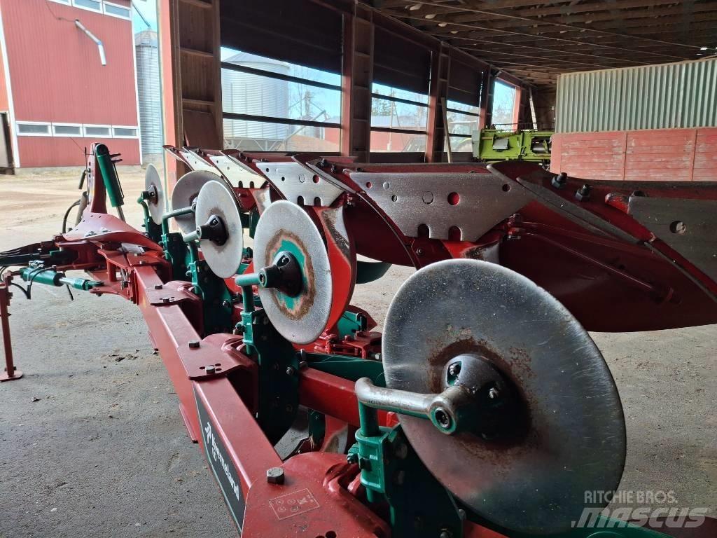 Kverneland ED85 Reversible ploughs