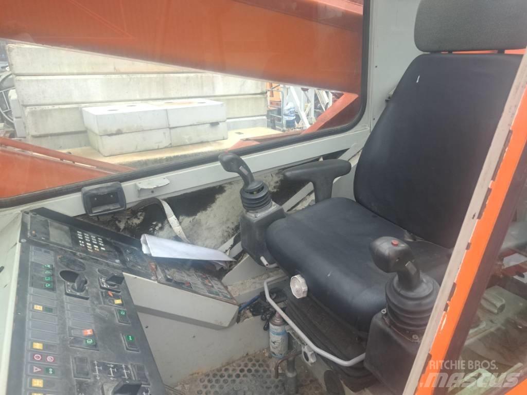 Tadano Faun RTF 40-3 Rough Terrain Cranes