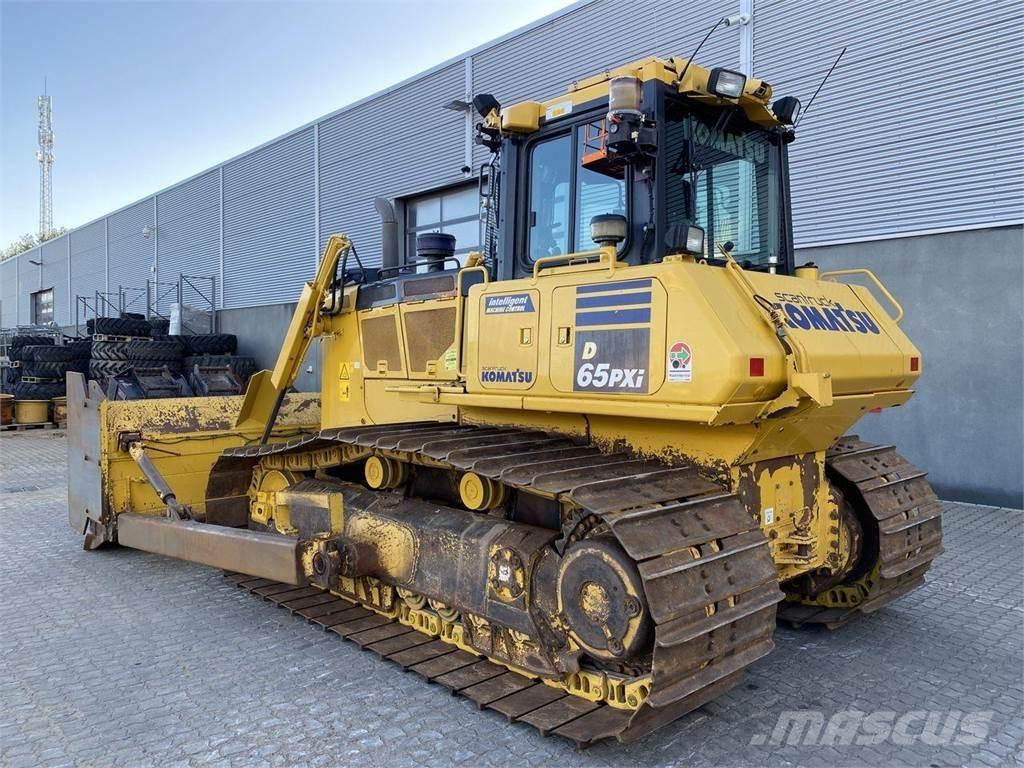 Komatsu D65PXI-18 Crawler dozers
