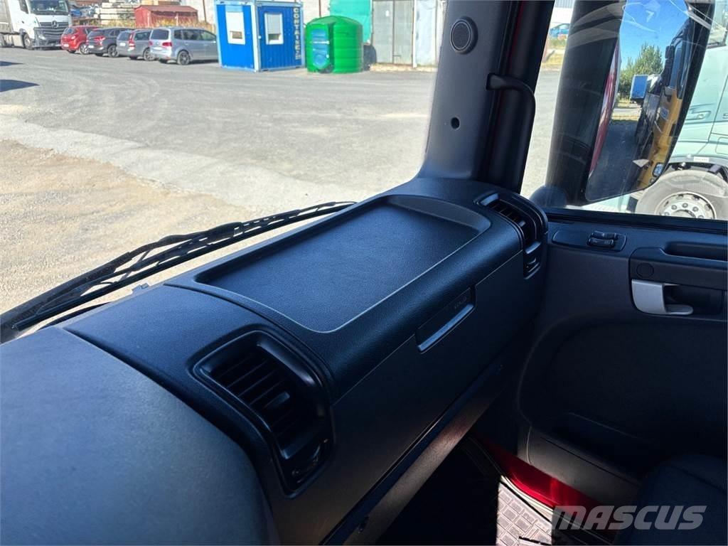 Scania R 490 Conventional Trucks / Tractor Trucks