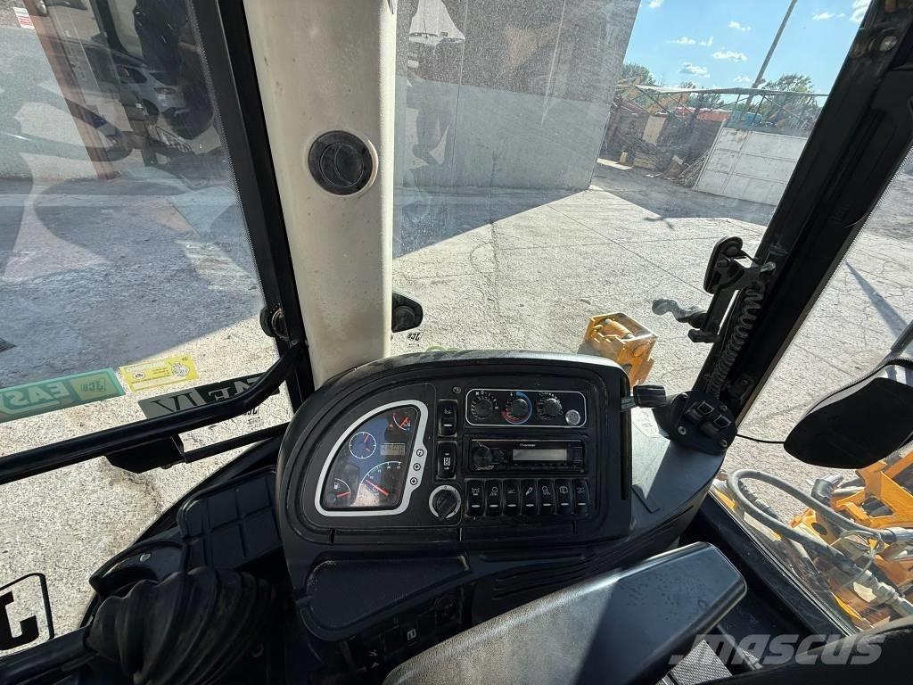 JCB 3 CX Backhoe Loaders