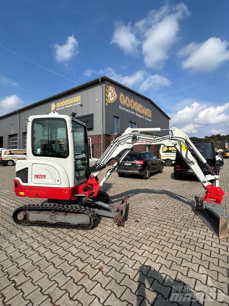 Takeuchi TB 225 Mini Excavators <7t (Mini Diggers)
