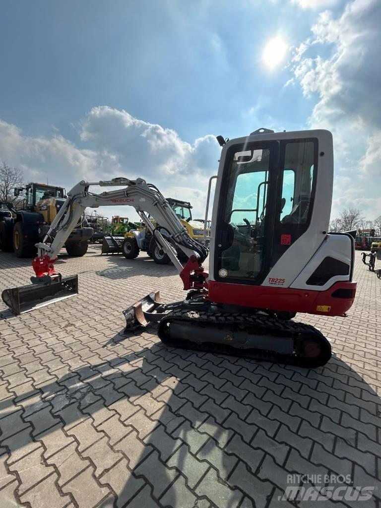 Takeuchi TB 225 Mini Excavators <7t (Mini Diggers)