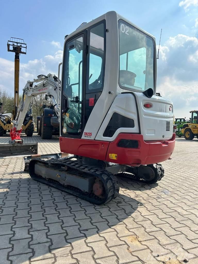 Takeuchi TB 225 Mini Excavators <7t (Mini Diggers)