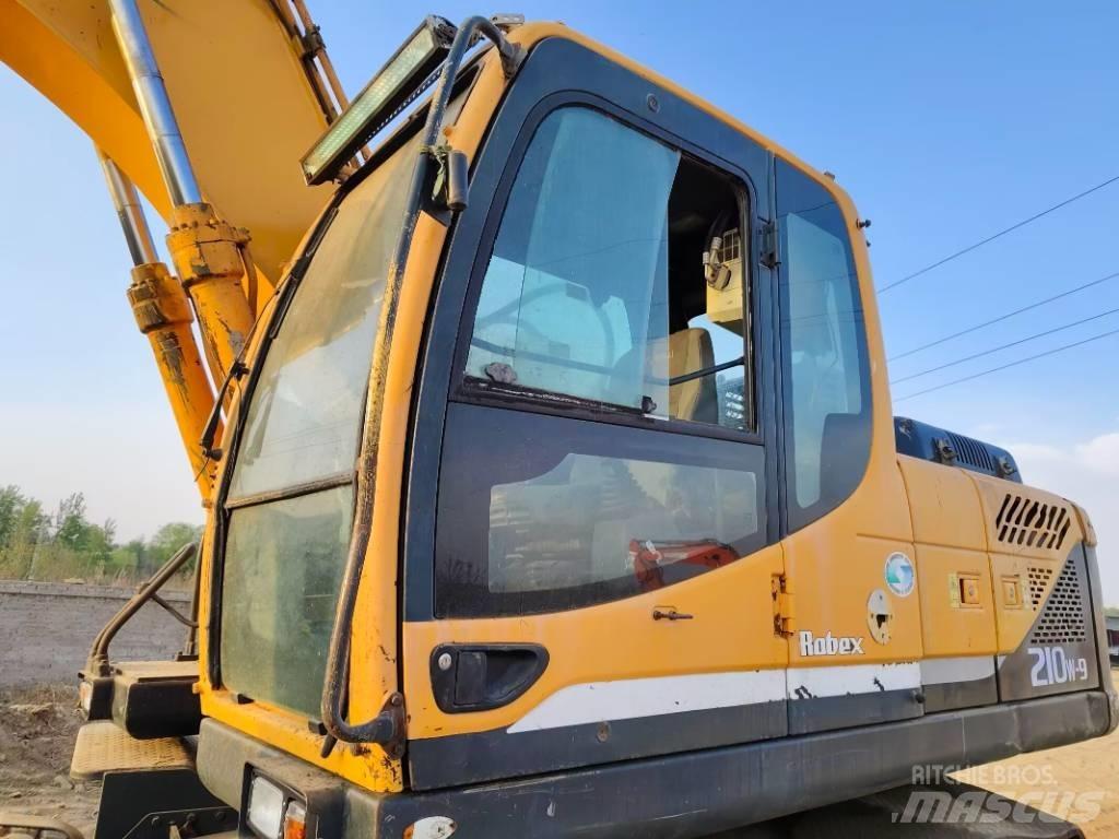 Hyundai R210W-9 Wheeled Excavators