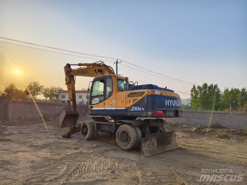 Hyundai R210W-9 Wheeled Excavators