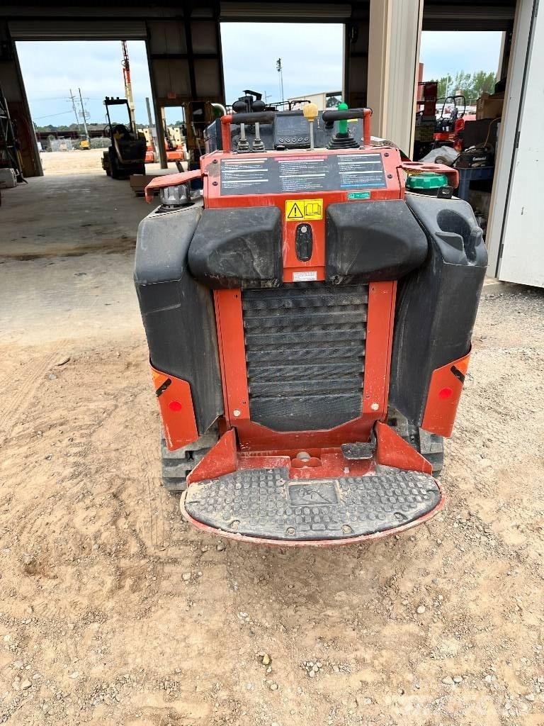 Ditch Witch sk 1050 Skid Steer Loaders
