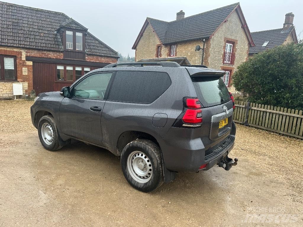 Toyota Landcruiser Pickup Trucks