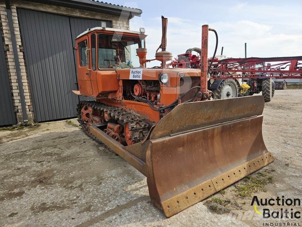  Onbekend DT-75 Crawler dozers