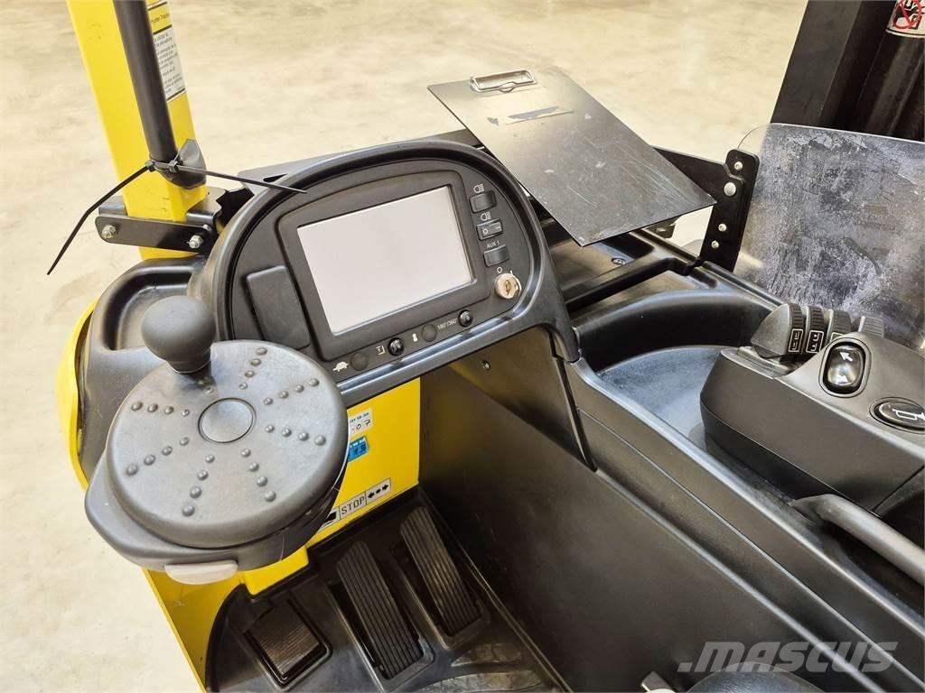 Hyster R1 6 HD Reach trucks