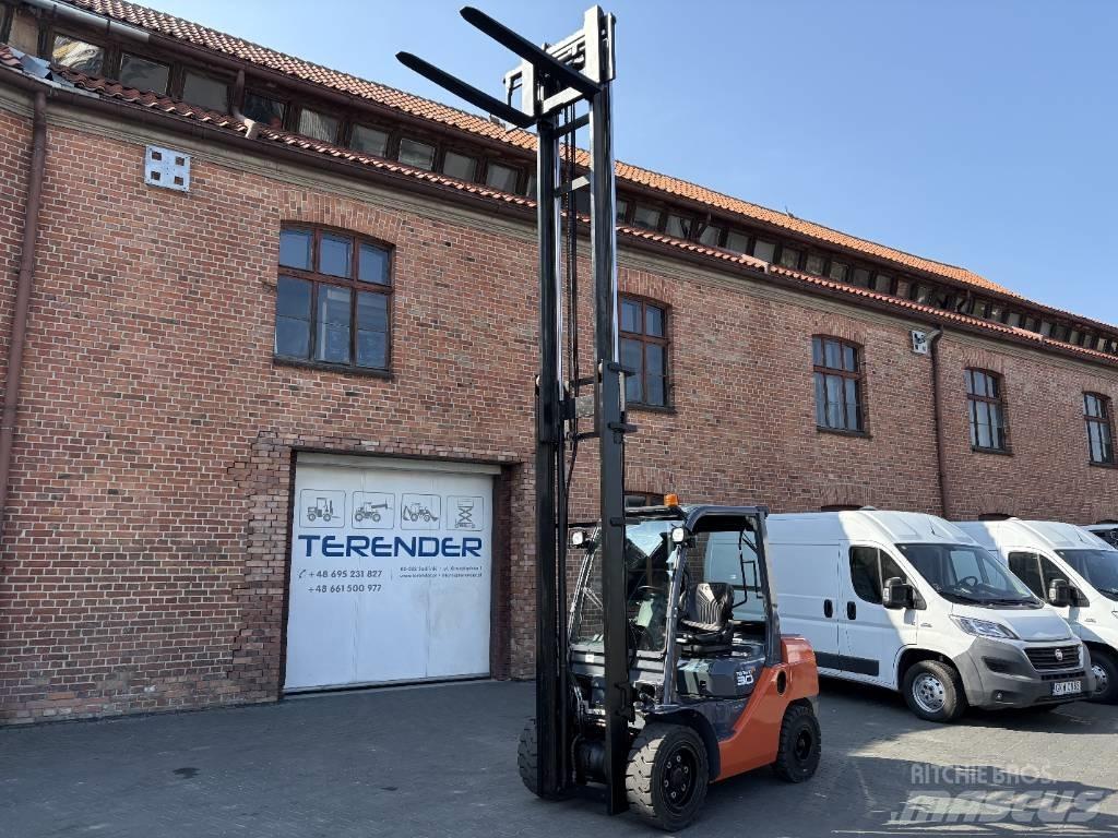 Toyota 06-8FD30F Diesel Forklifts