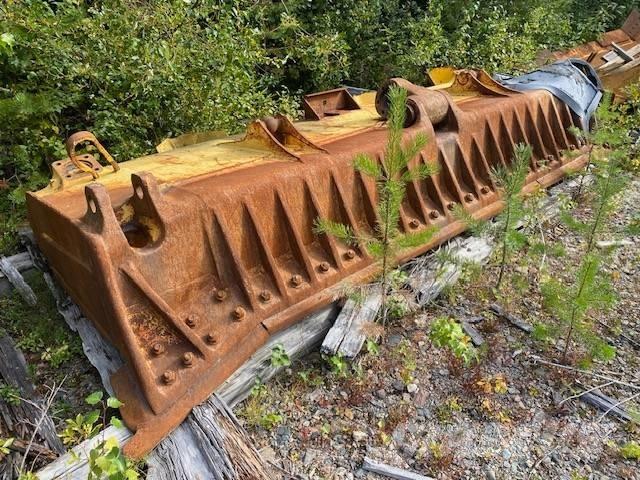 Komatsu D 155 AX Blades