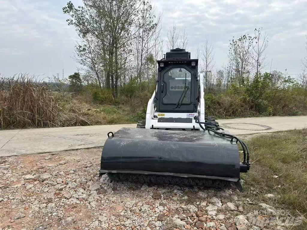 Bobcat S 130 Skid Steer Loaders