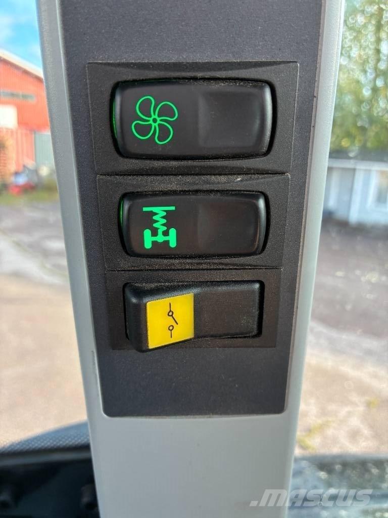 Valtra G135A Tractors