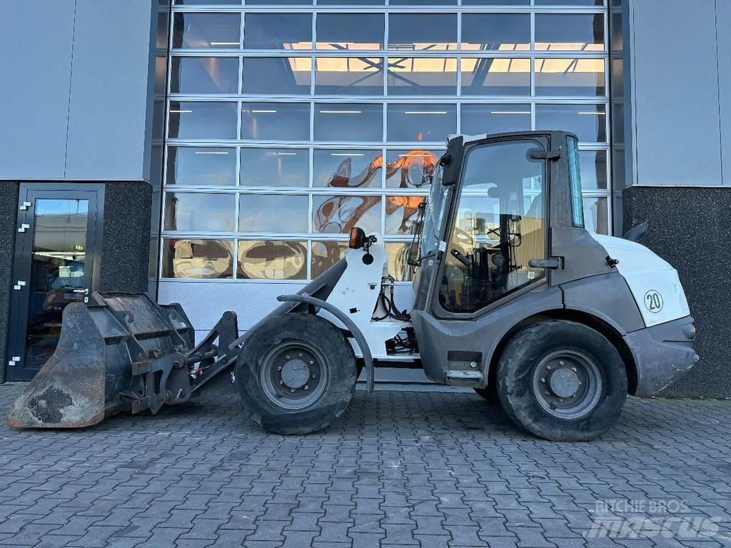 Hitachi ZW75 Wheel Loaders