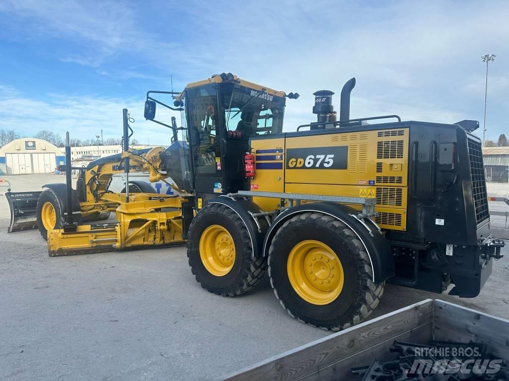 Komatsu GD675-7E0 Motor Graders