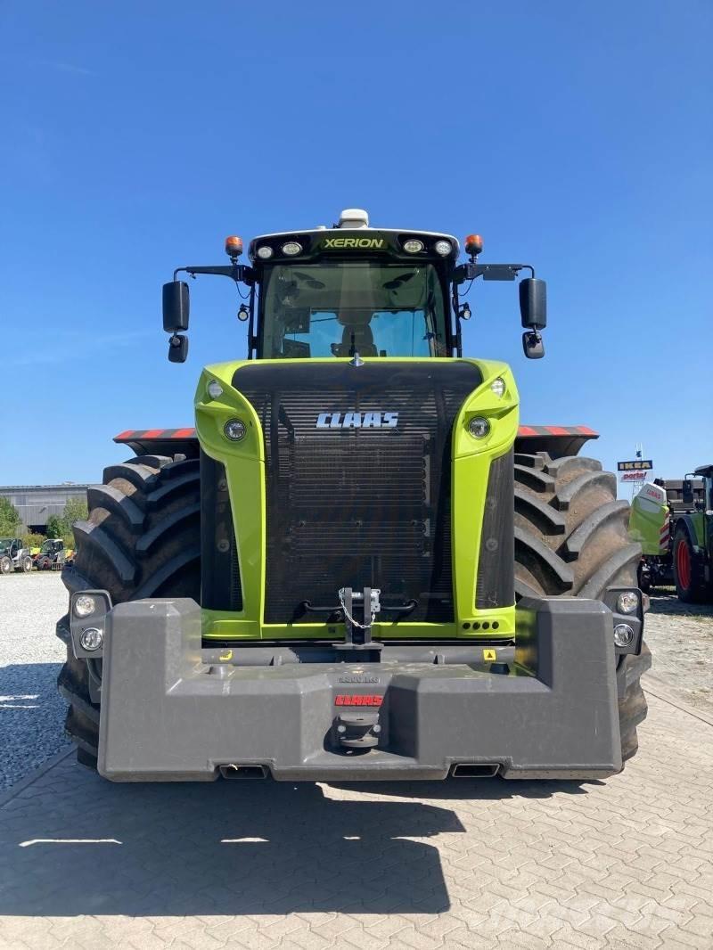 CLAAS XERION 5000 Tractors