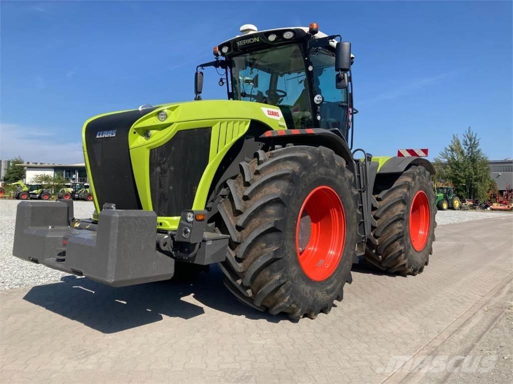 CLAAS XERION 5000 Tractors