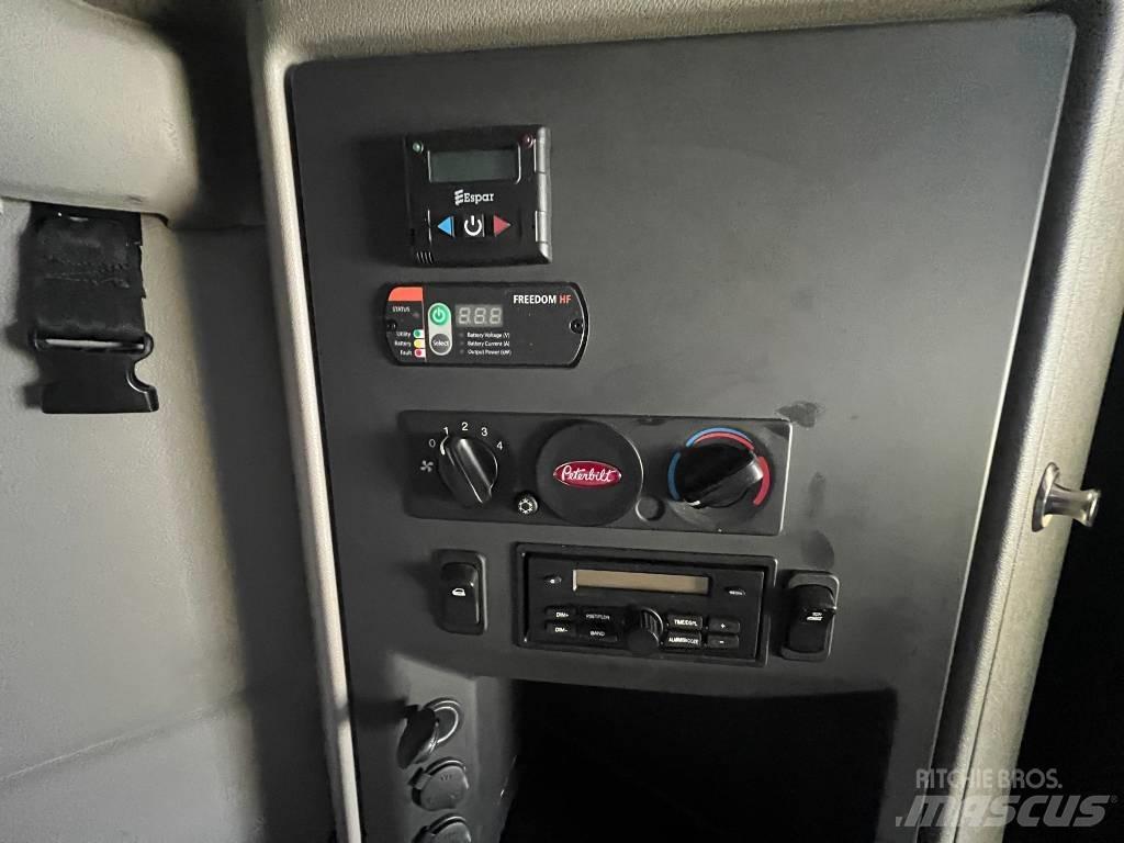 Peterbilt 579 Conventional Trucks / Tractor Trucks