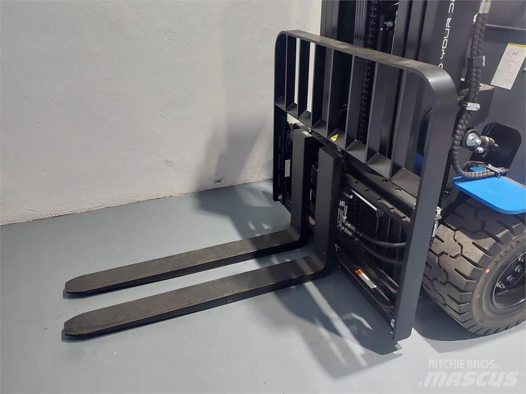  ECB35C Electric Forklifts