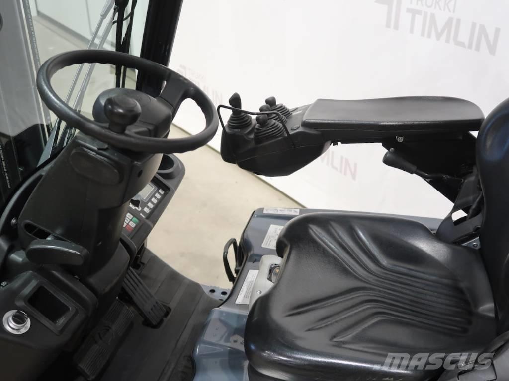 Toyota 8FBE20T Electric Forklifts