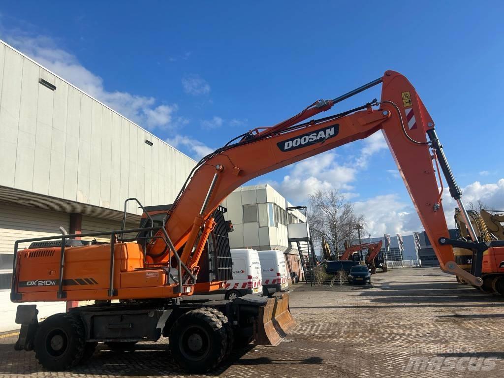Doosan DX 210 W Wheeled Excavators