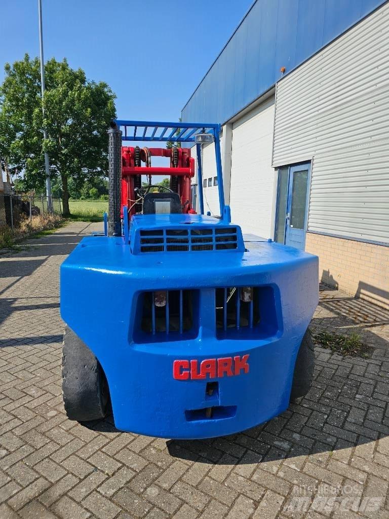 Clark DPH 70 Diesel Forklifts