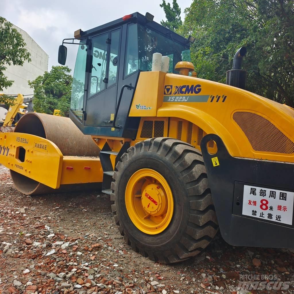 XCMG XS 223 J Single drum rollers