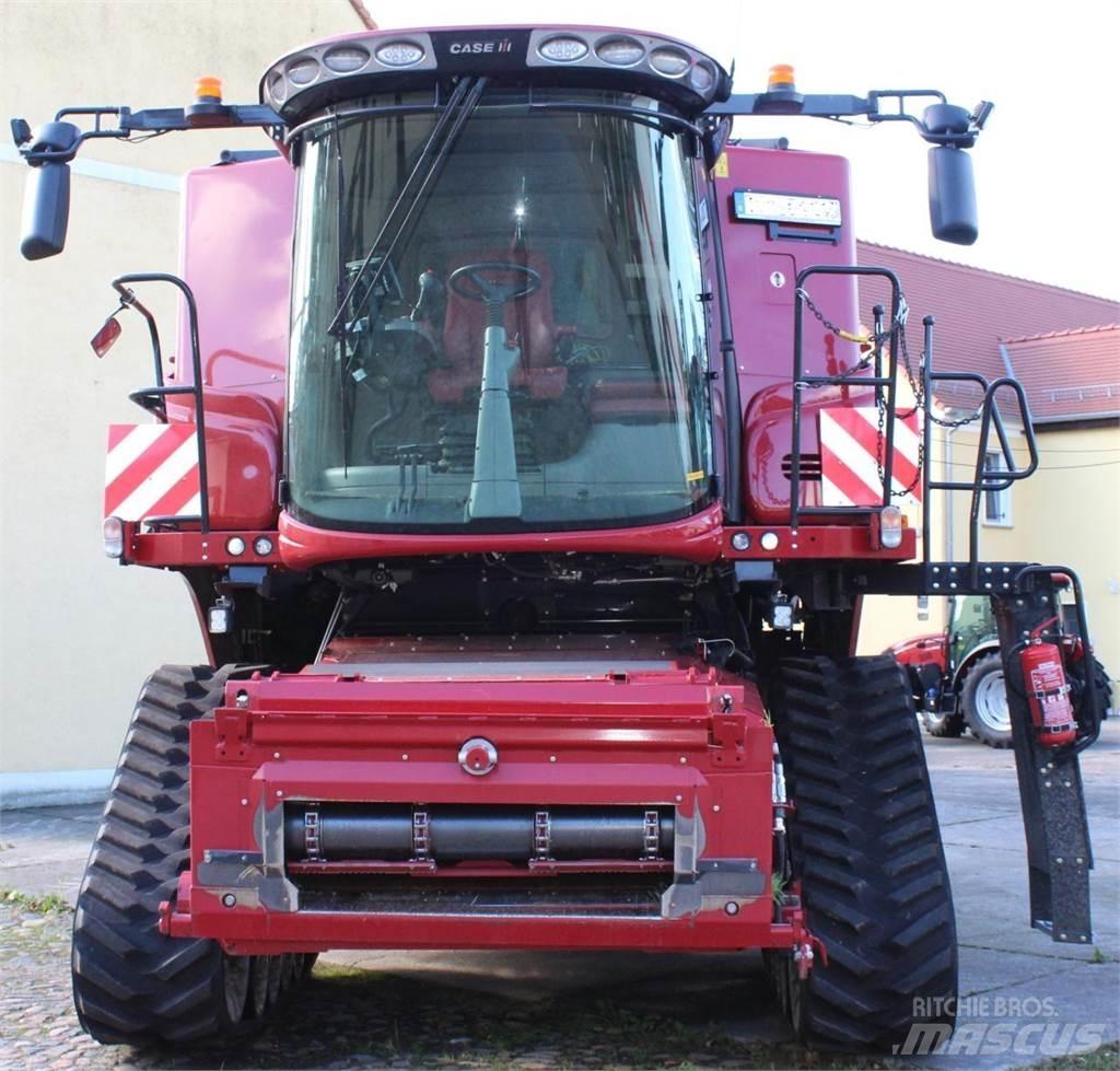 Case IH AF 8250 Combine Harvesters