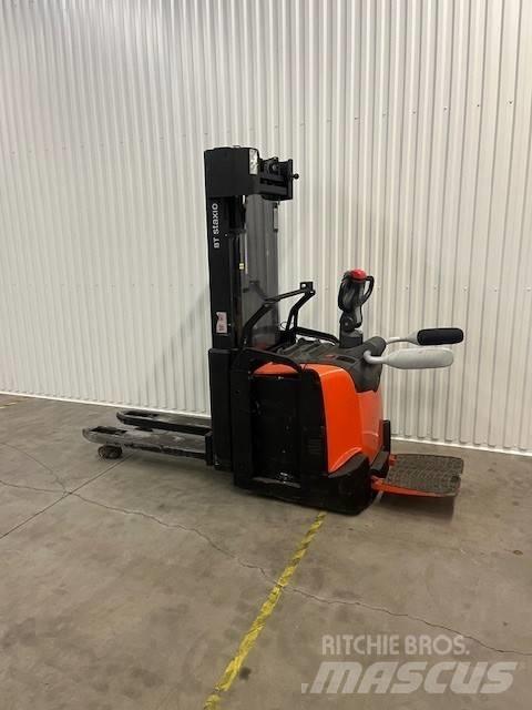 BT SPE 160 L Pedestrian stacker