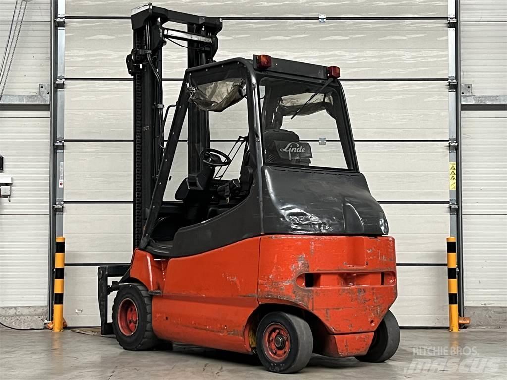 Linde E30 / 03 / 600 Electric Forklifts