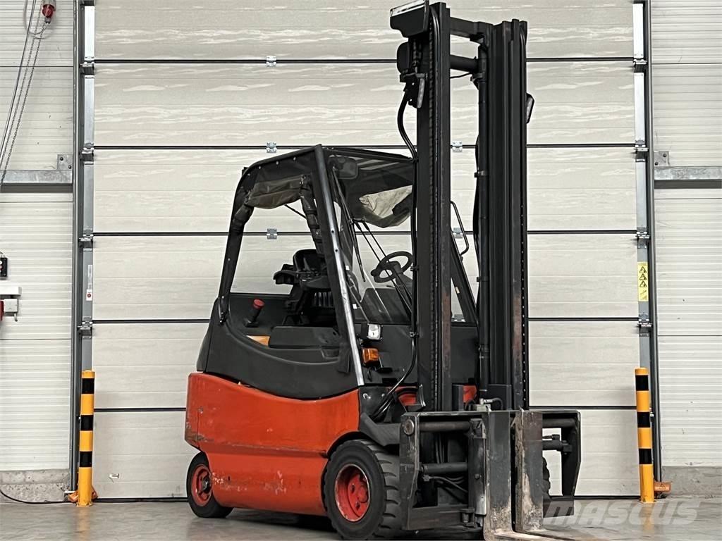 Linde E30 / 03 / 600 Electric Forklifts