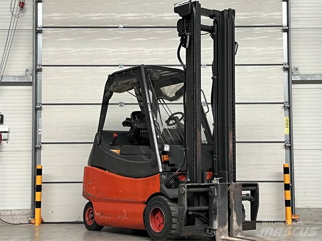 Linde E30 / 03 / 600 Electric Forklifts